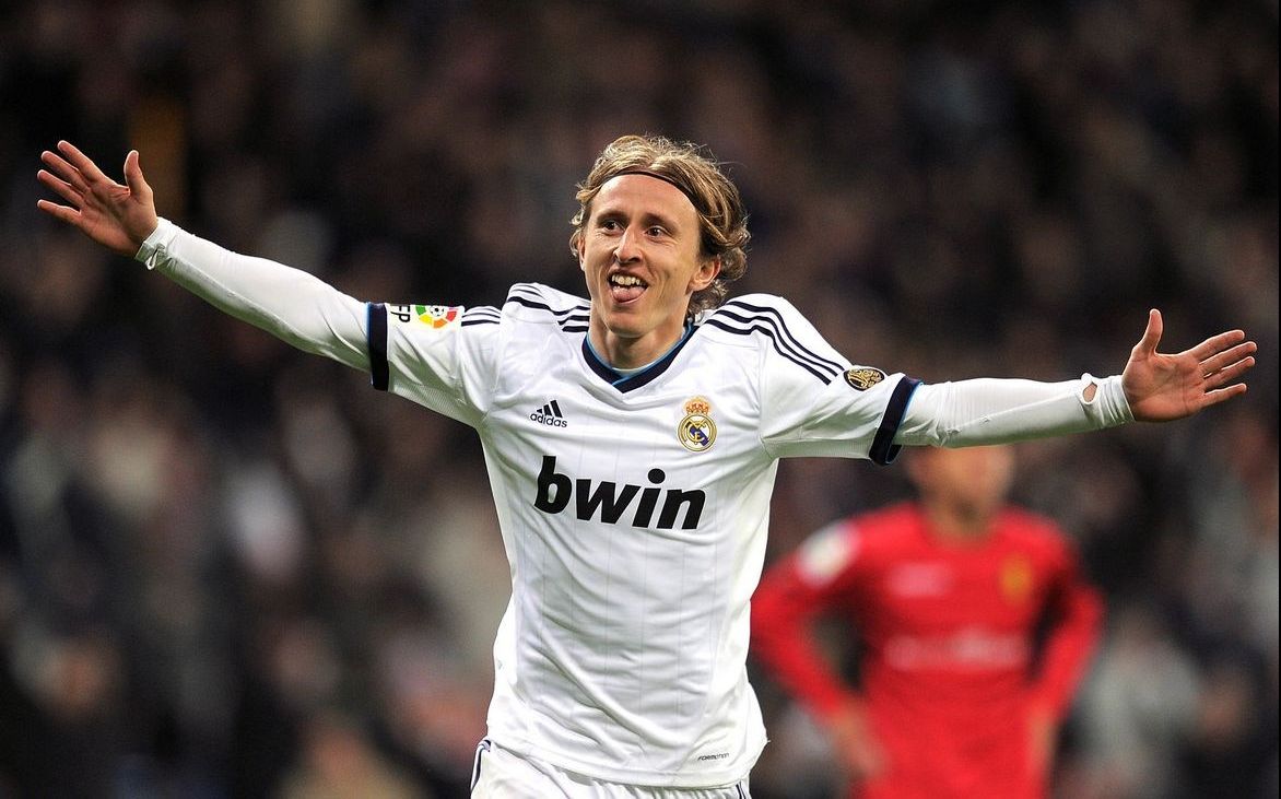 当中国CF战队走进利雅得胜利：EWC前夜的足球豪门之行